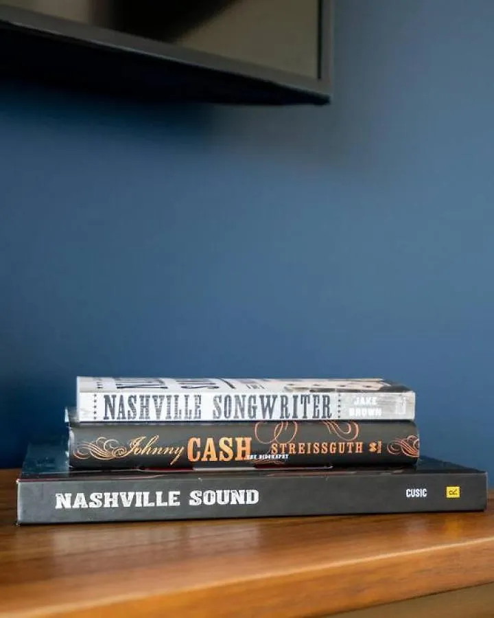 Semesterbostad Chic Modern Nashville Condo Pool, Patio, Parking USA