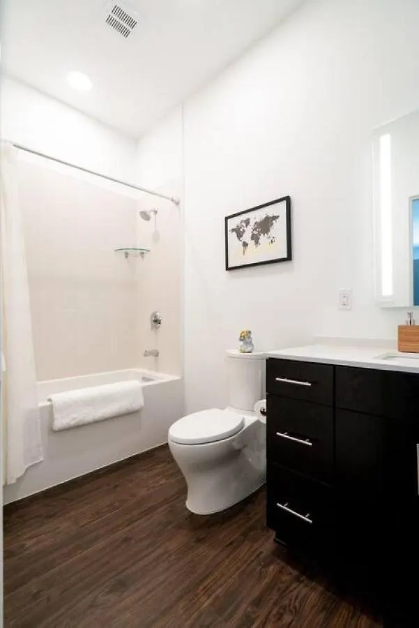 Chic Modern Nashville Condo Pool, Patio, Parking